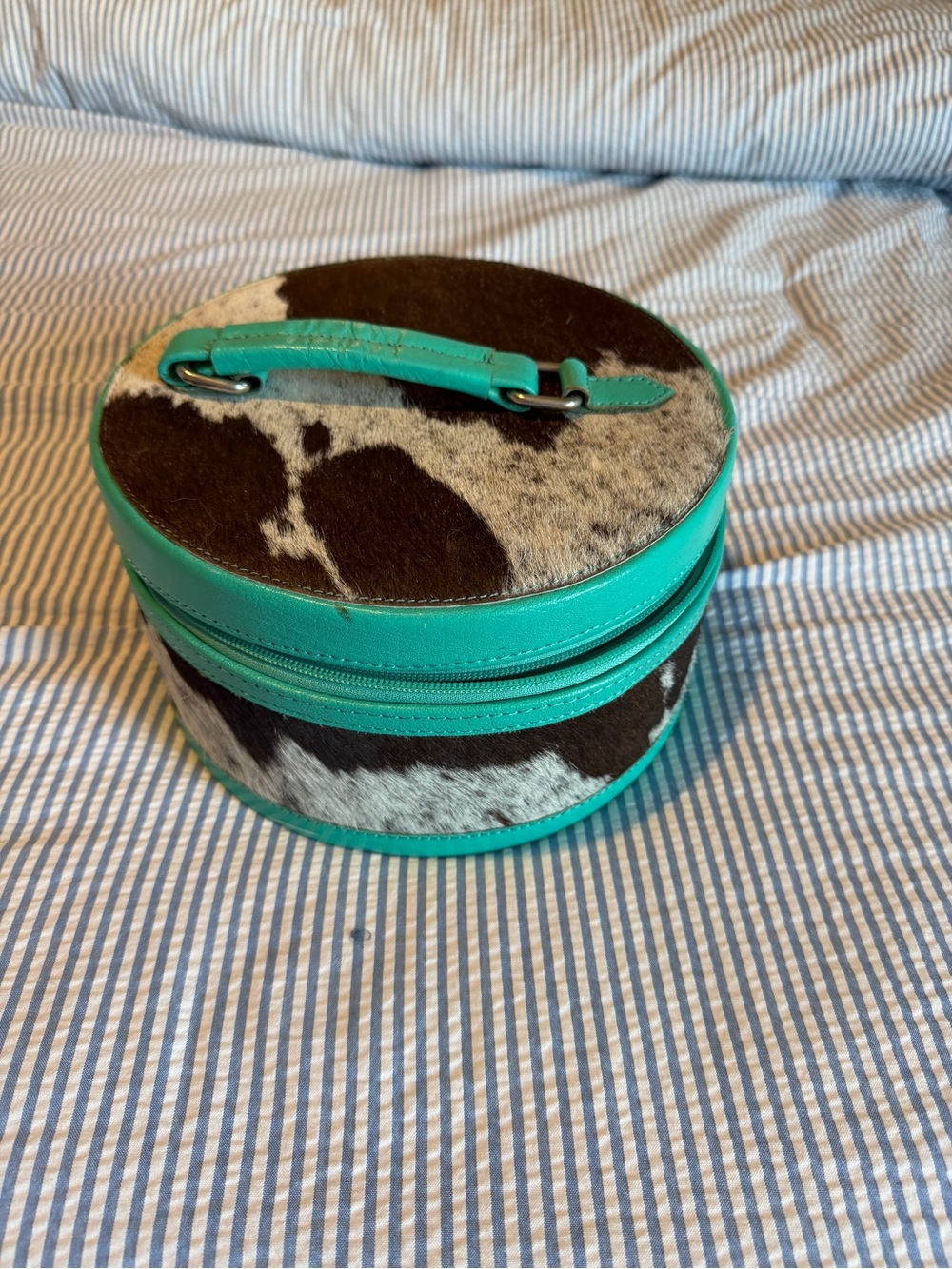 Cowhide Round Jewelry Case